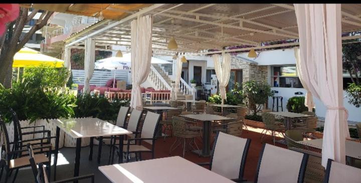 Fjora Rooms Sarande Ngoại thất bức ảnh